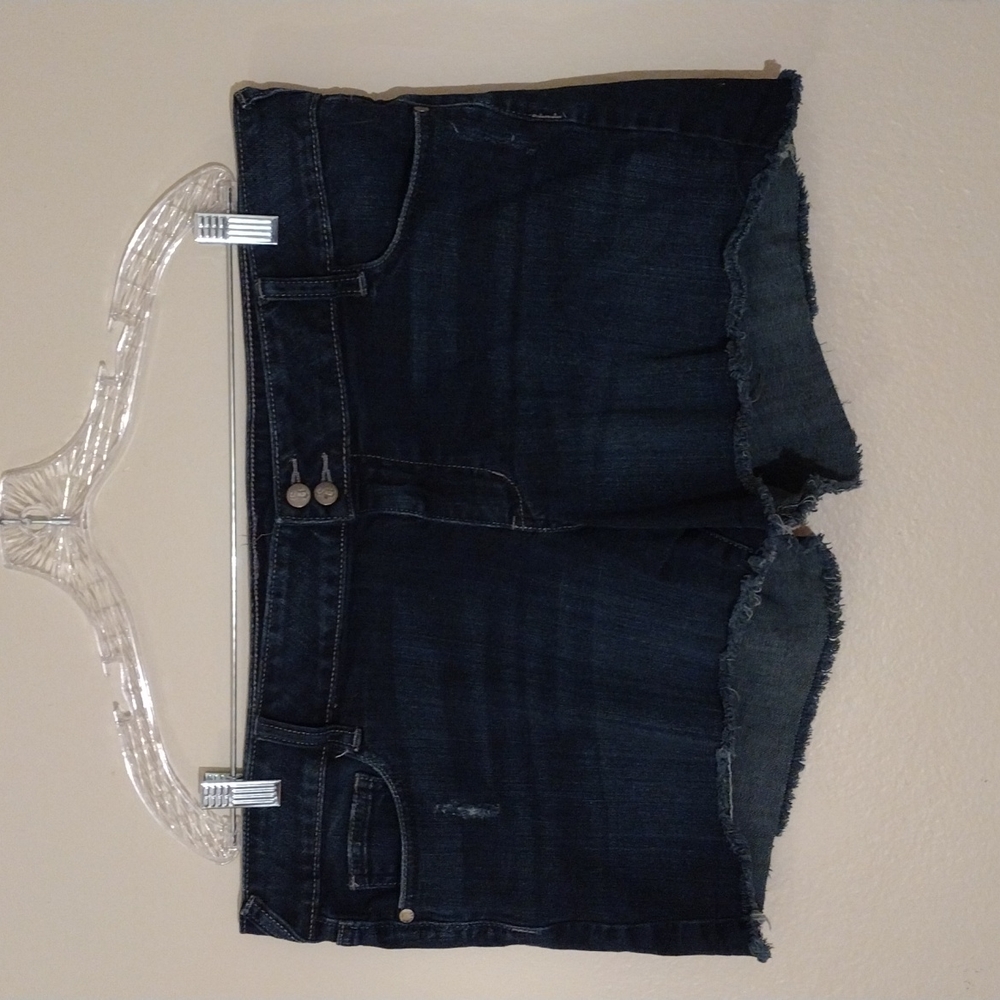 NWOT Decree Denim Shorts Size 19